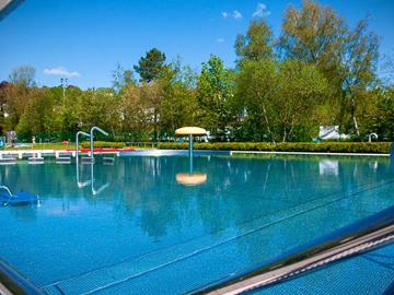 Tom Henckes Photografie - La piscine en plein air du centre de loisirs réouverture 09 Mai !!