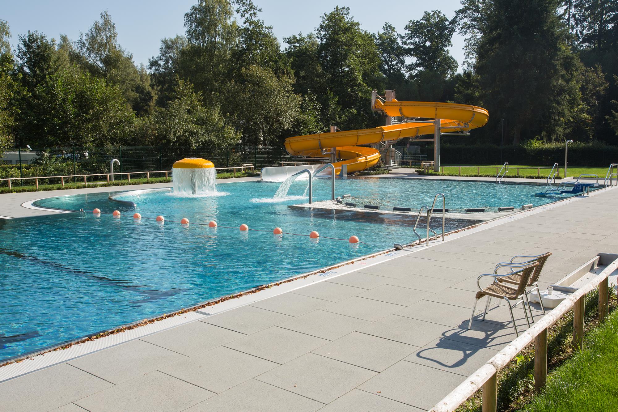 La Piscine En Plein Air Du Centre De Loisirs Troisvierges Piscines