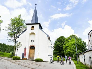 E-Bike T´Our "Laisse l´église au milieu du village!"