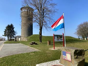 Buurgplaatz - Le point culminant du Grand Duché de Luxembourg Kneiff