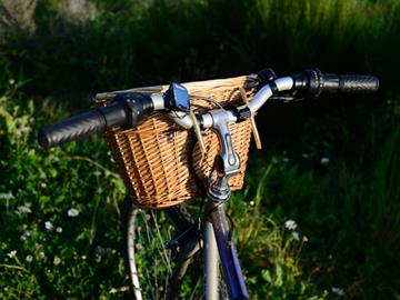 NOUVEAUX !! E-bike t´Our "Laisse l´église au milieu du village"