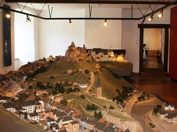 Tentoonstelling van modelgebouwen van Luxemburgse kastelen Clervaux